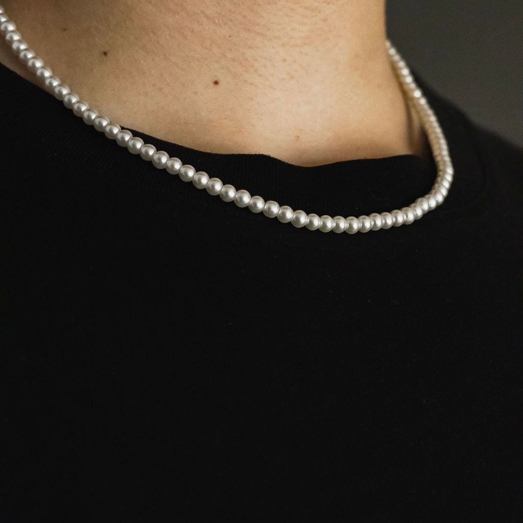 Women's Pearl Necklace