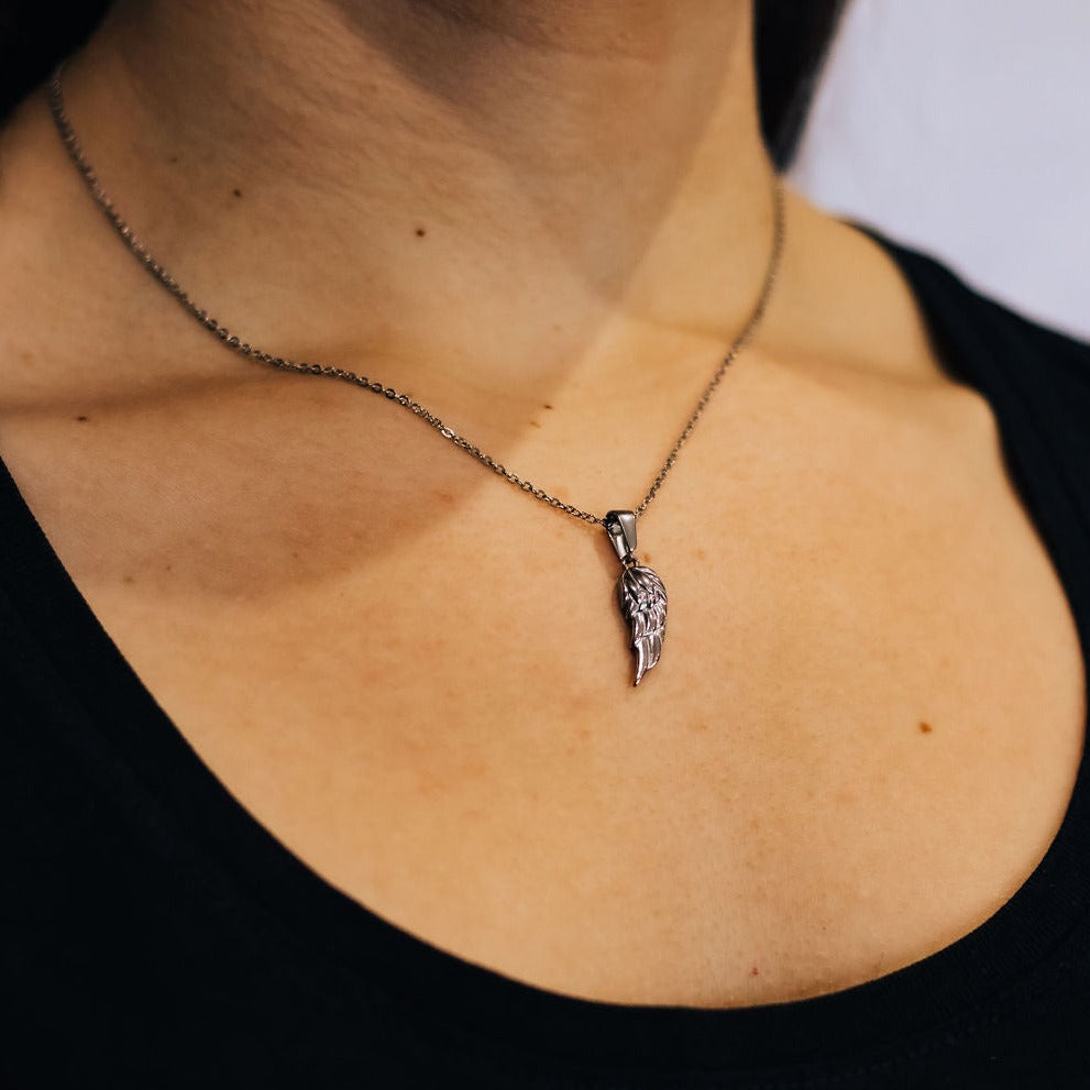 Silver wing necklace