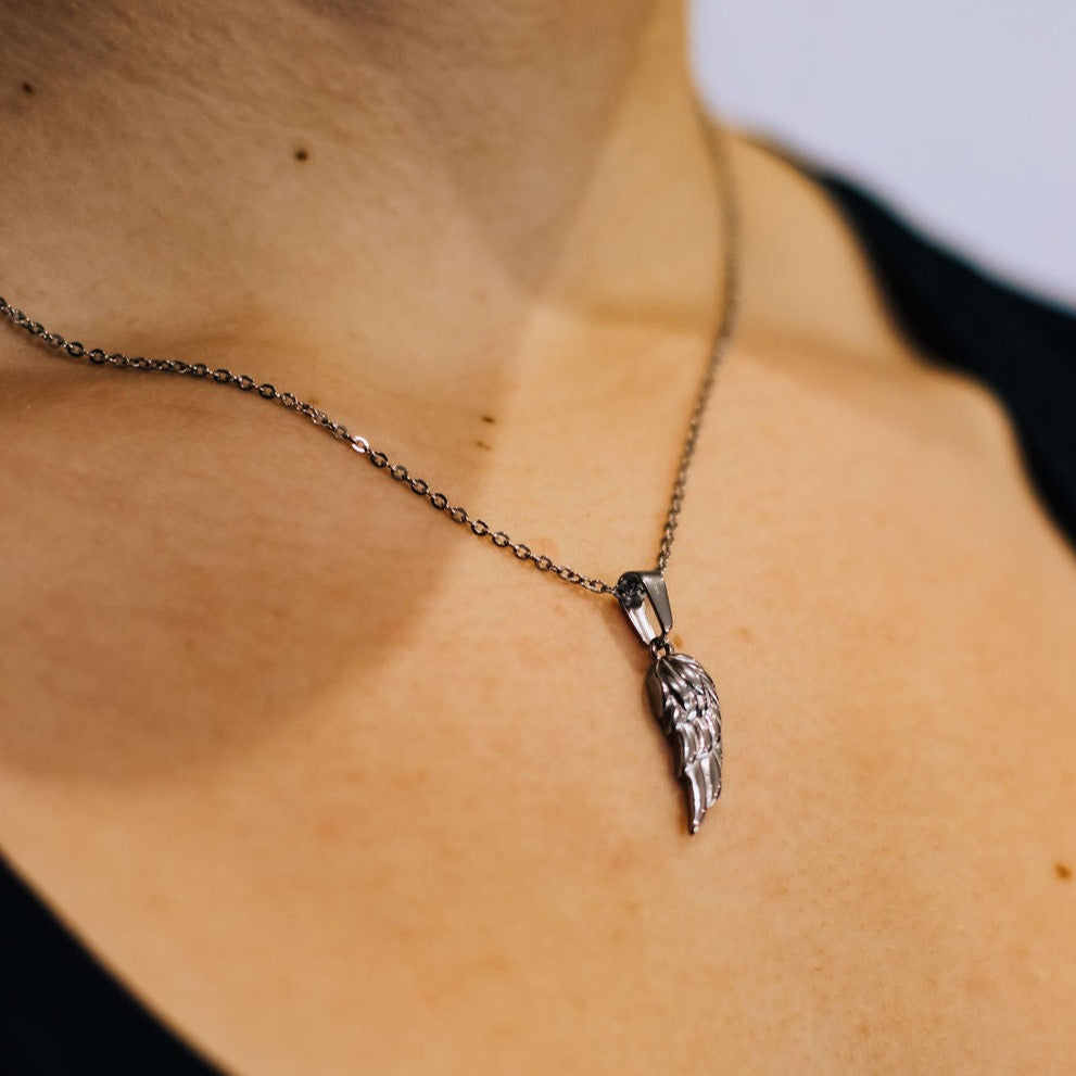 Silver wing necklace